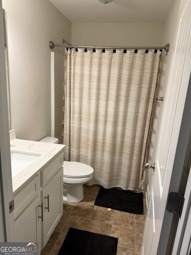 Building Photo - 232 Sophie Cir