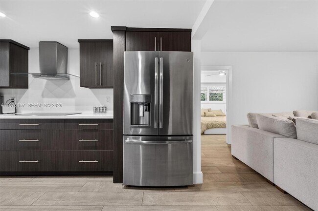 Building Photo - 3231 Salzedo St