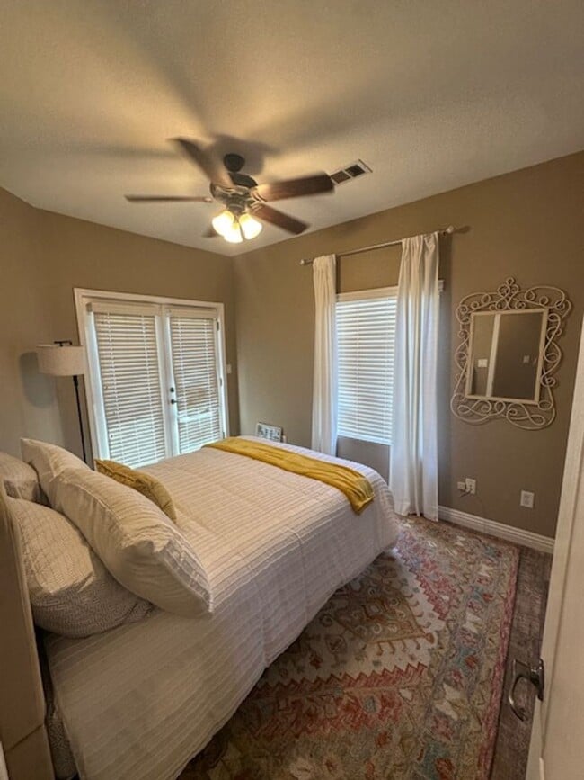 Building Photo - Single Family home in West Bakersfield