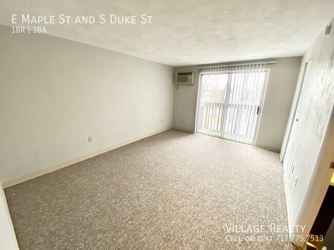 Building Photo - 505 E Maple St