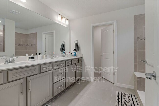 Building Photo - 5674 Arborvista Dr