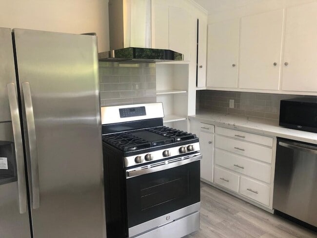 Building Photo - 130 El Bonito Way