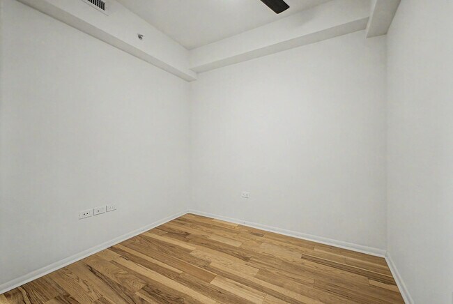 Building Photo - 7151 E Rancho Vista Dr