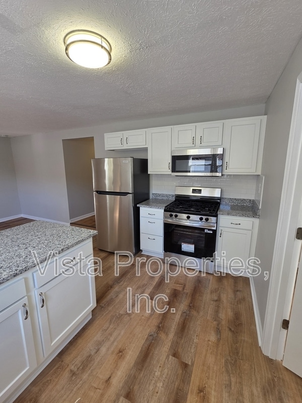 Building Photo - 313 Thomas St