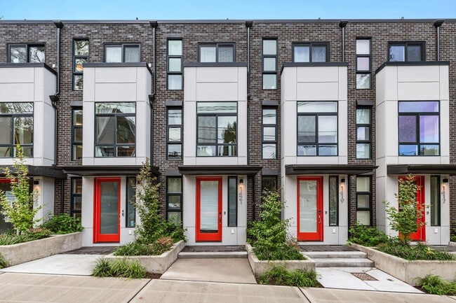 Building Photo - 1433 E Howell St