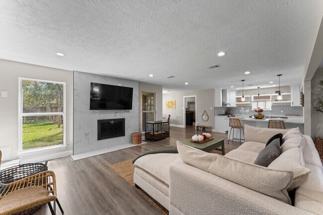 Building Photo - 5207 Alamosa Ln