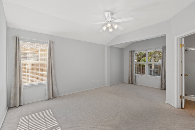Building Photo - 1609 Abbey Ln