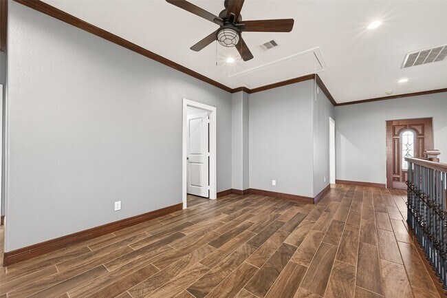 Building Photo - 2410 Engeling Rd