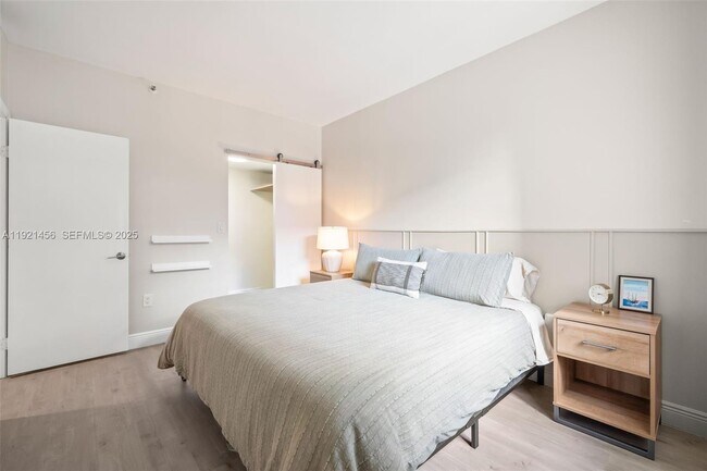 Building Photo - 429 Poinciana Island Dr