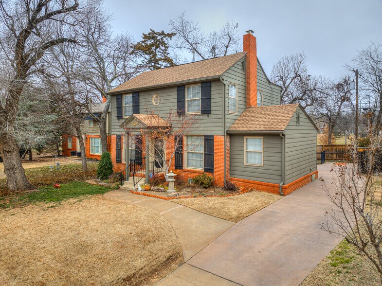 Building Photo - 615 NW 37th St