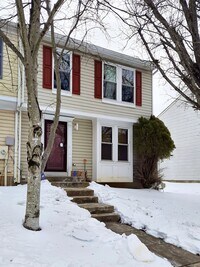 Building Photo - Spacious 3BR/2.5BA End-Unit TH in Windsor Mill + Move-In Special!