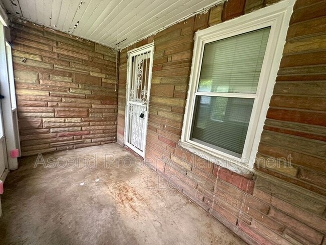 Building Photo - 1710 Bradt St