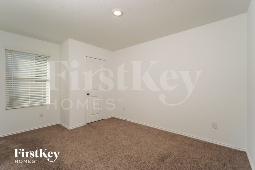 Building Photo - 5163 Fowler Crst