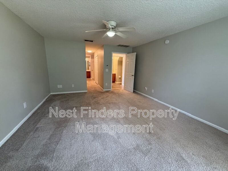 Building Photo - 830 S Lilac Loop