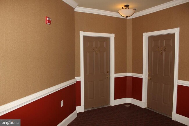 Primary Photo - 611 Masterson Ct