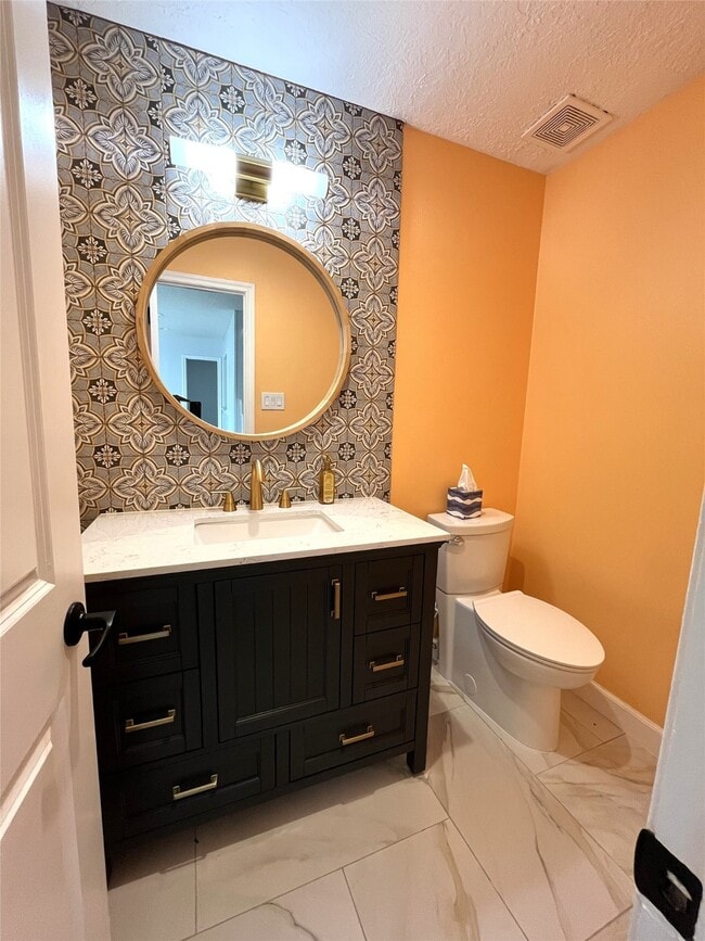 Building Photo - 4006 Breakwood Dr