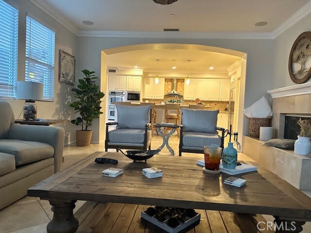 Building Photo - 1583 Twin Oaks Cir