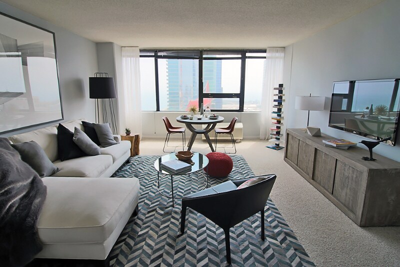 Building Photo - 1215 S Michigan Ave