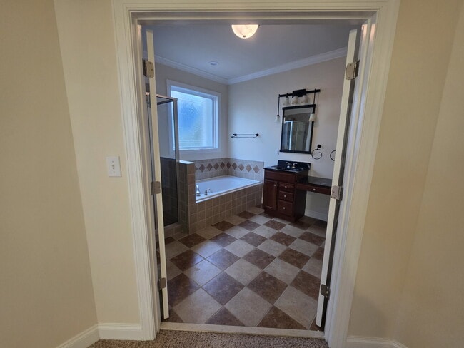 Building Photo - Spacious 4-Bedroom Home for Rent in Kings ...