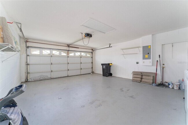 Building Photo - 5565 Loma Vista Loop