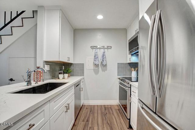 Building Photo - 385 E Surfside Dr