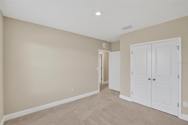 Building Photo - 2546 Warren Acrs Blvd