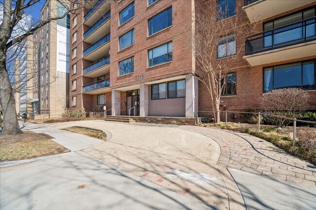 Building Photo - 3315 Wisconsin Ave NW