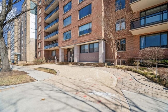 Building Photo - Large 1BR/1BA with Natural Light & Modern Finishes in Cleveland Park