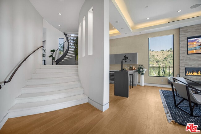 Building Photo - 2501 Zorada Dr