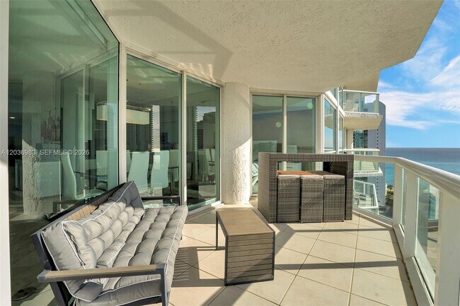 Building Photo - 16400 Collins Ave