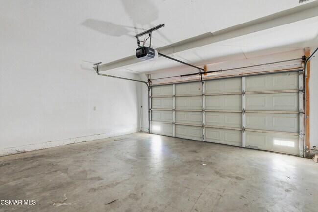 Building Photo - 15242 Campus Park Dr