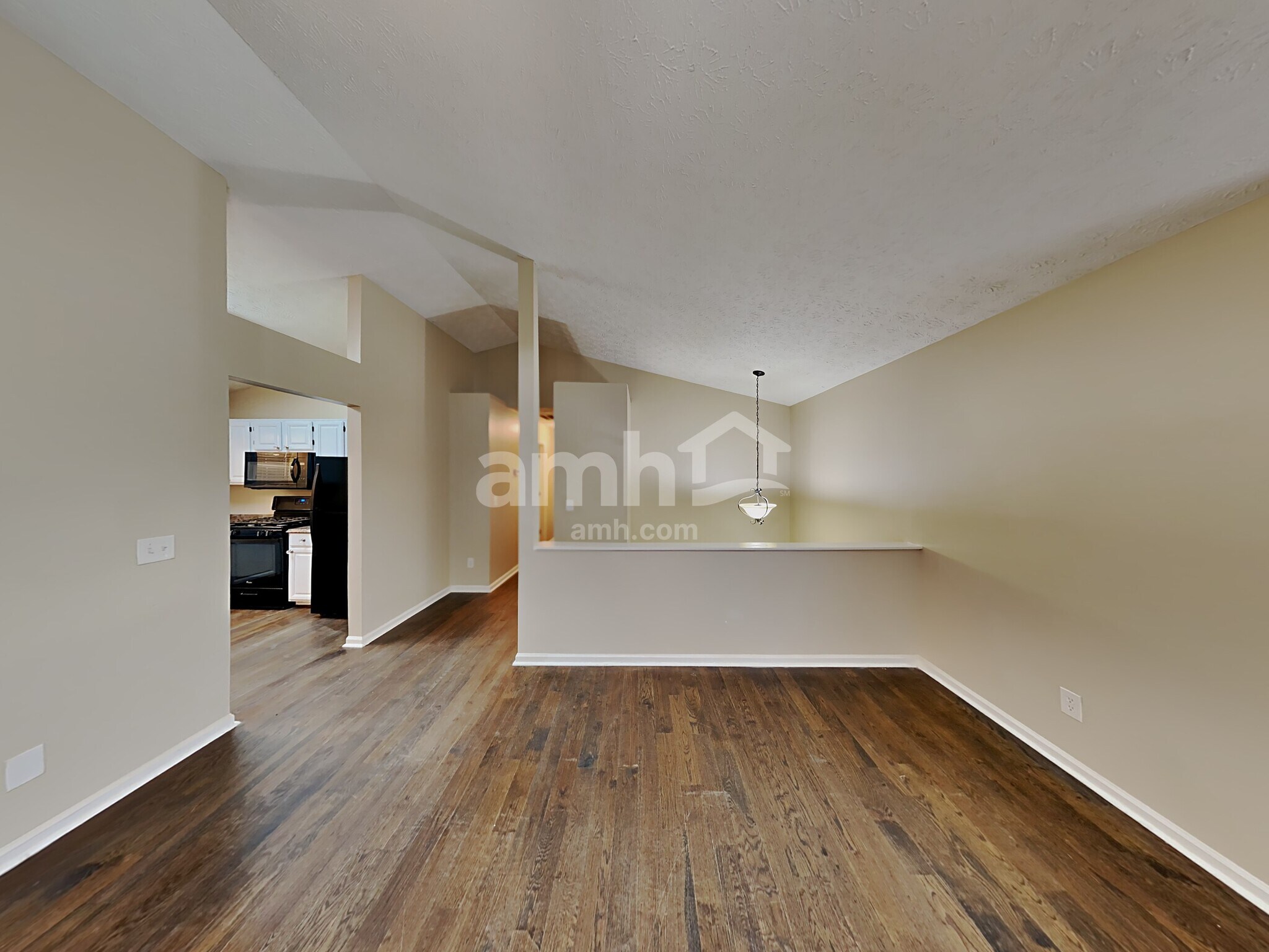 Building Photo - 6028 Woodcreek Dr