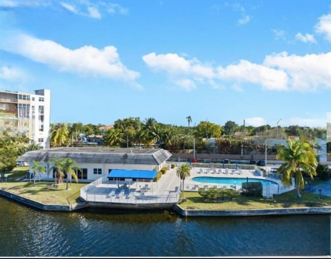 Building Photo - 1175 NE Miami Gardens Dr