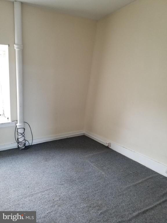 Building Photo - 230 S 13th St