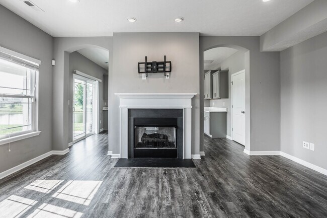 Building Photo - 3317 S Ansley Dr