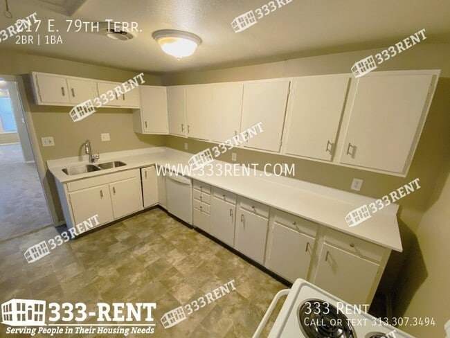 Building Photo - 217 E 79th Terrace