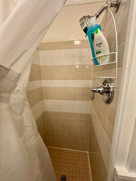 Building Photo - 3023 Harvard Ave