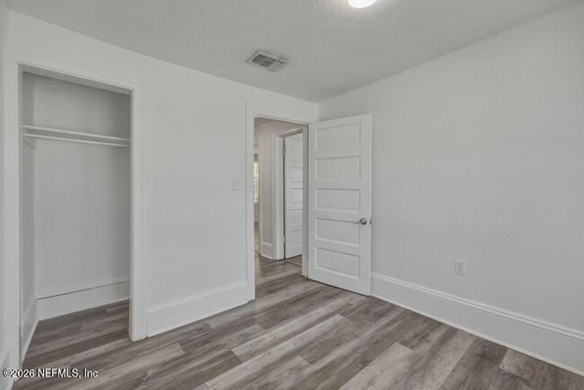 Building Photo - 1216 W 24th St