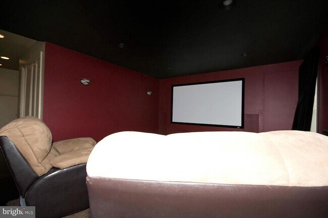 Building Photo - 419 Davis Ave SW