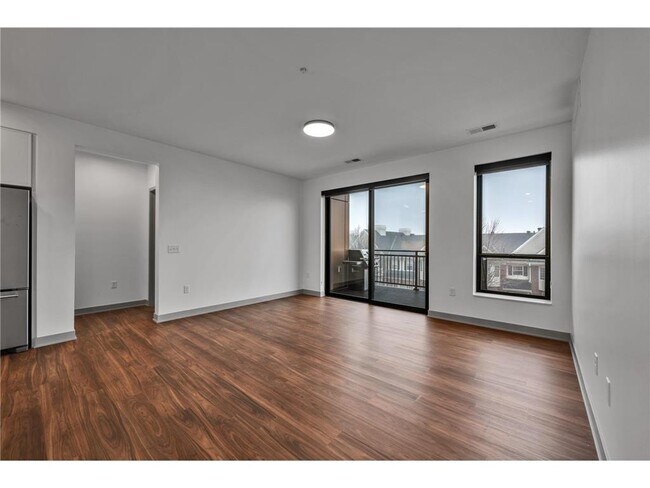 Building Photo - 640 Wisconsin Ave N