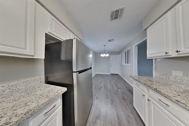 Building Photo - 5315 Derbyshire Dr