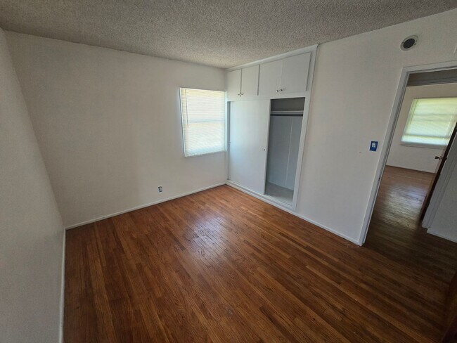 Building Photo - 778 S Albertson Ave