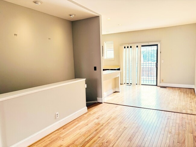 Building Photo - 1340 T St NW