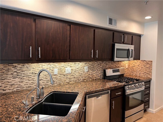 Building Photo - 2301 Ternberry Ct