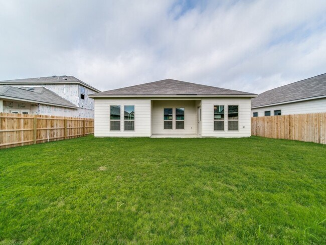 Building Photo - 205 Stag Way