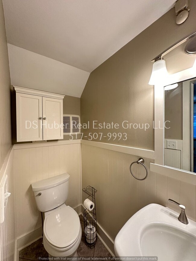 Building Photo - 1027 Climax St