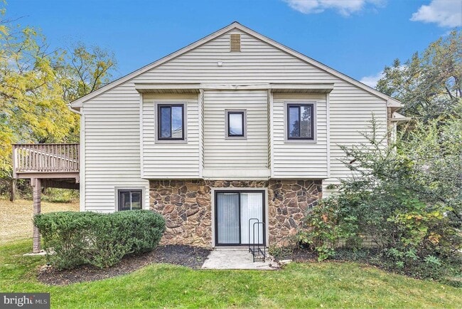 Building Photo - 18 Flintlock Ln