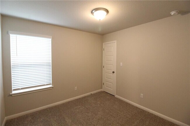 Building Photo - 2028 Arendale Dr
