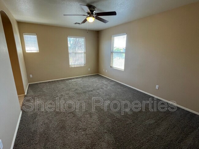 Building Photo - 2958 N Clanton St