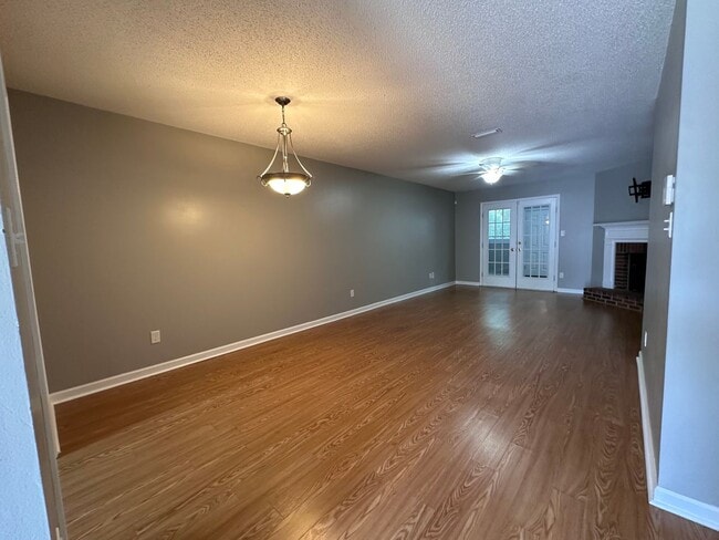 Building Photo - 1413 19th Ave NE
